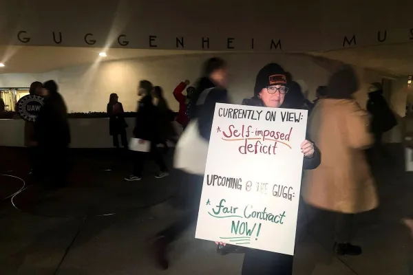 Guggenheim staff organized under UAW Local 2110 held a rally outside the museum during the VIP reception for Carol Bove’s solo exhibition this March. (photo Rhea Nayyar/Hyperallergic)