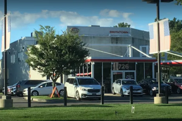 Smithtown Kia facility