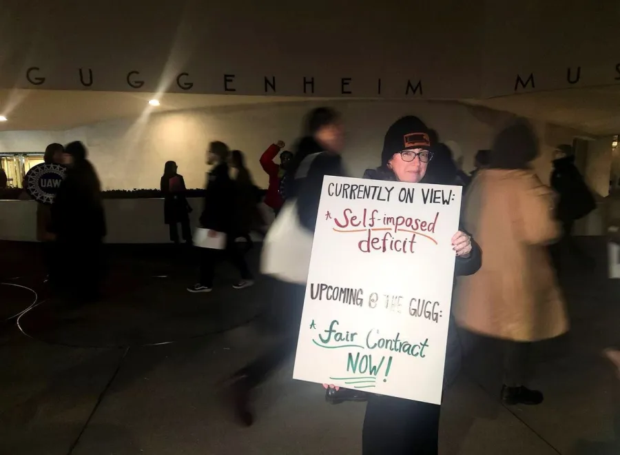 Guggenheim staff organized under UAW Local 2110 held a rally outside the museum during the VIP reception for Carol Bove’s solo exhibition this March. (photo Rhea Nayyar/Hyperallergic)