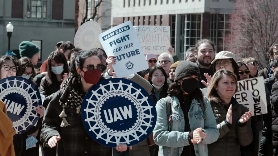 L4100 Fight for Science Funding